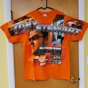 Tony Stewart 2005 Nascar Champion Tshirt. XL